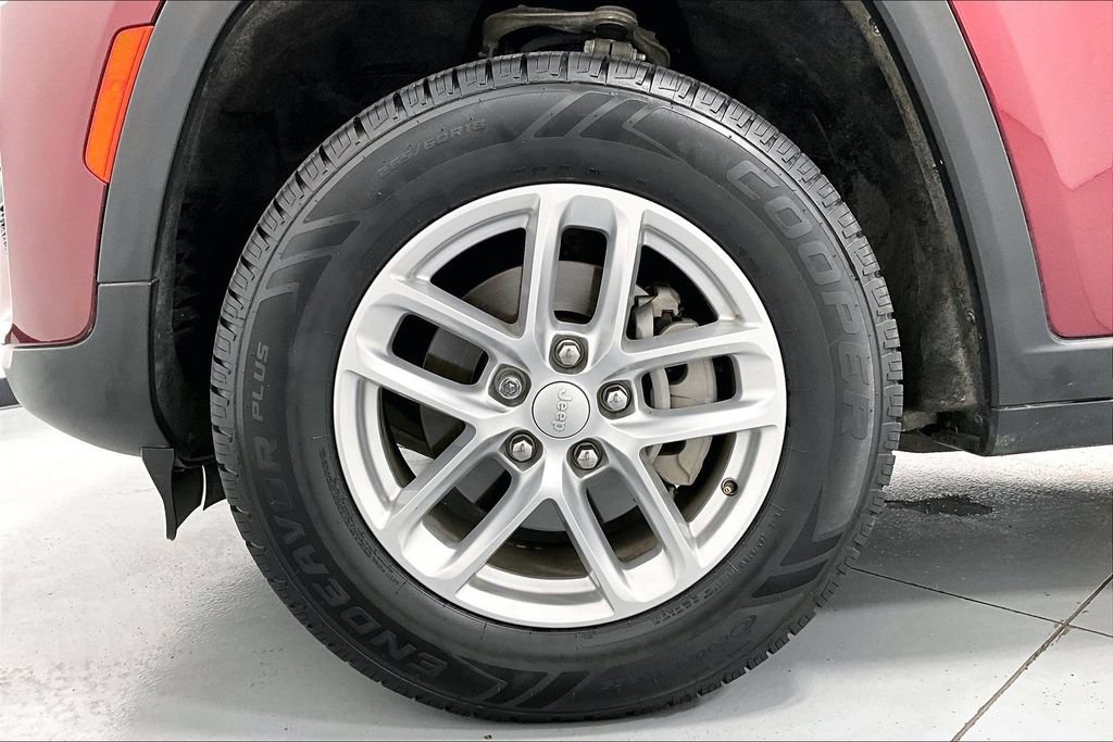 Used 2023 Jeep Grand Cherokee Laredo AWD/4WD image 8