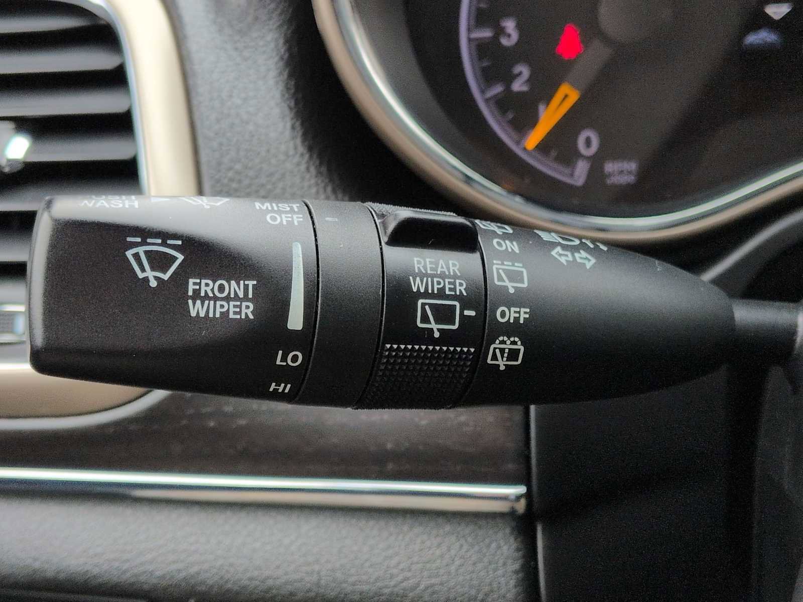 Used 2015 Jeep Grand Cherokee Limited image 28