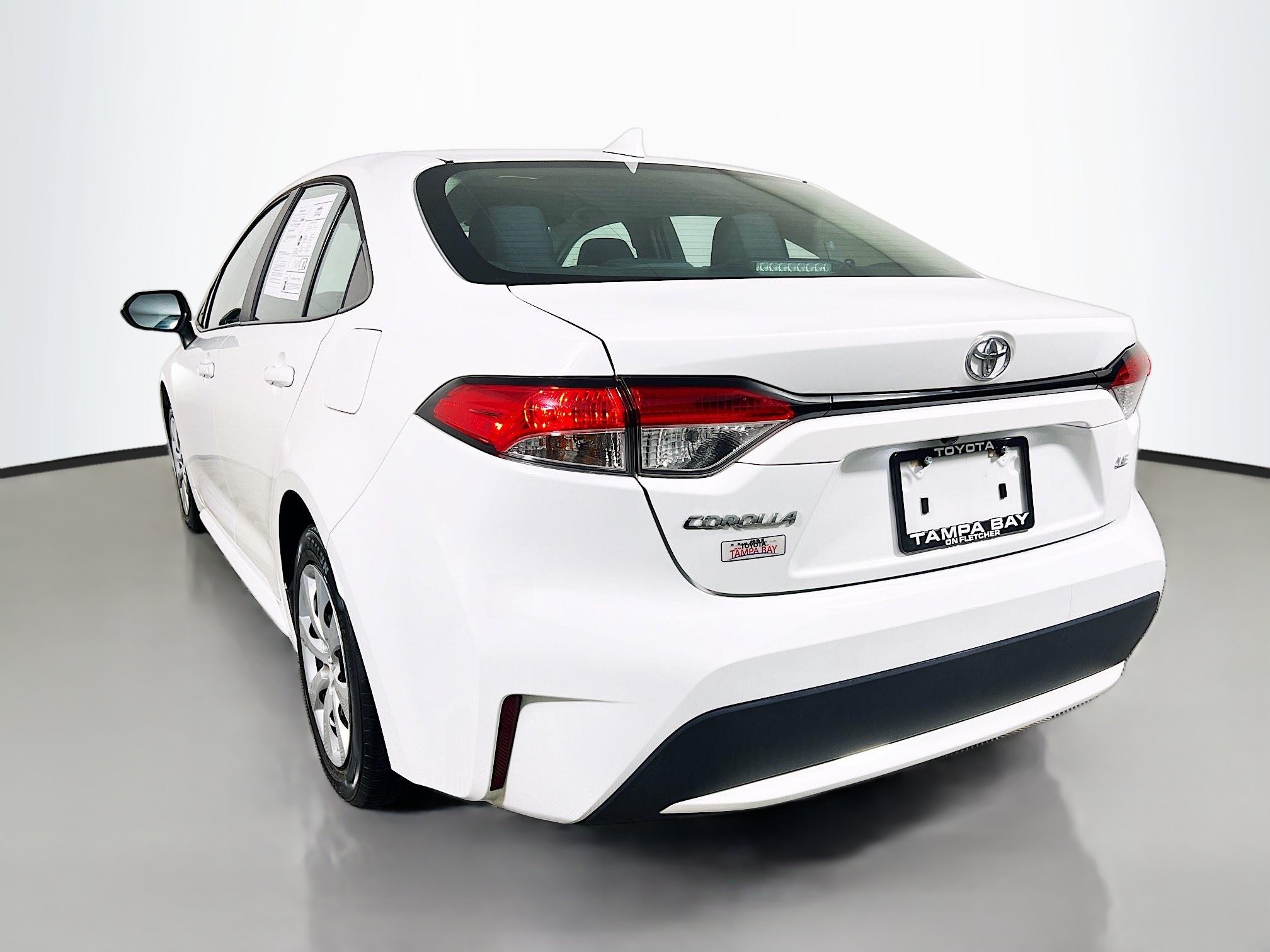 Used 2022 Toyota Corolla LE FWD image 8