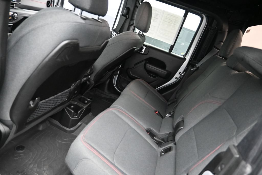 Used 2024 Jeep Gladiator Rubicon w/ Safety Group AWD/4WD image 19