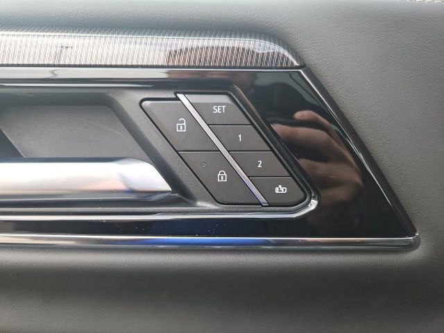 New 2026 GMC Yukon Elevation w/ Elevation Premium Package AWD/4WD image 11