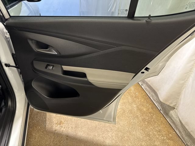 Certified 2025 Buick Envista Avenir FWD image 26