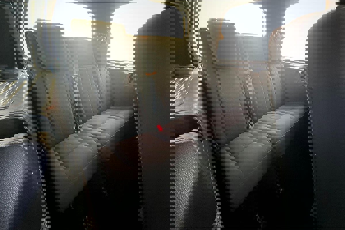 Used 2017 Ford Expedition XLT image 28