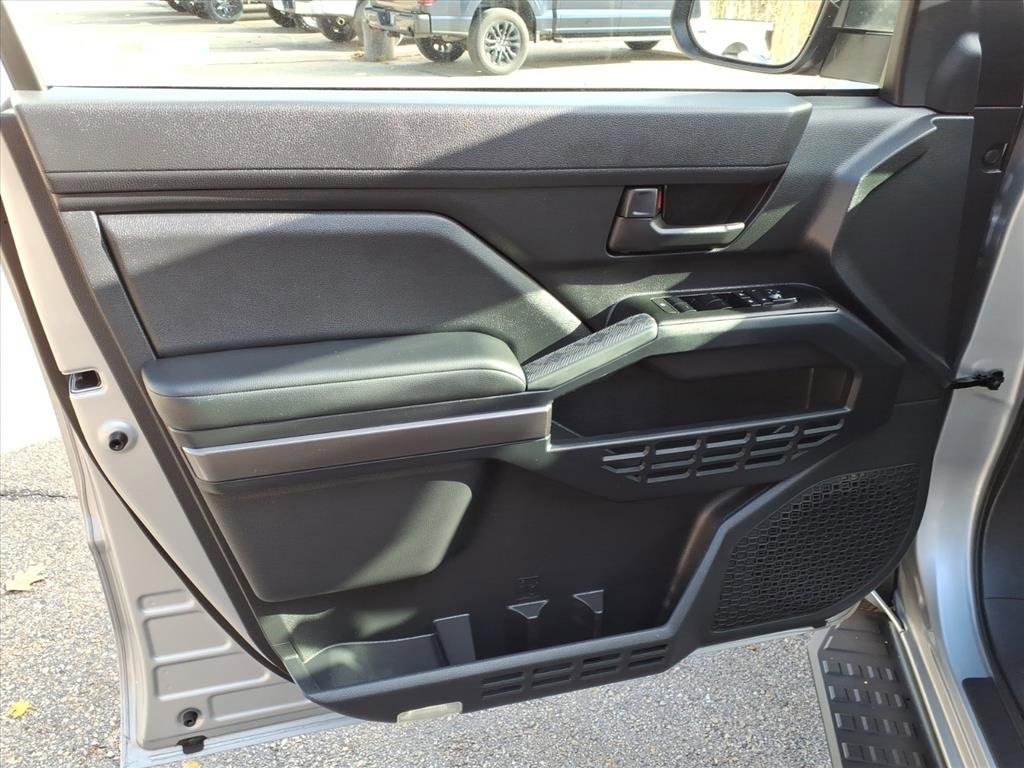 Used 2025 Toyota 4Runner SR5 image 12