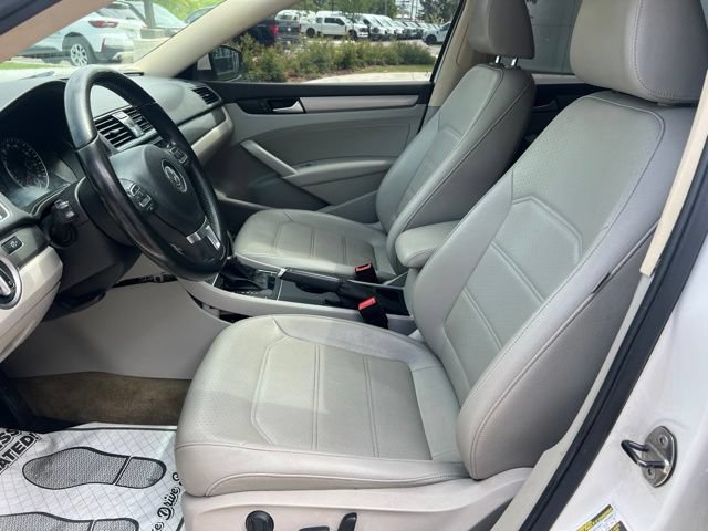 Used 2013 Volkswagen Passat TDI SEL Premium FWD image 17