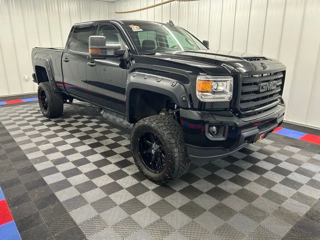 Used 2017 GMC Sierra 2500 SLT w/ Duramax Plus Package image 2