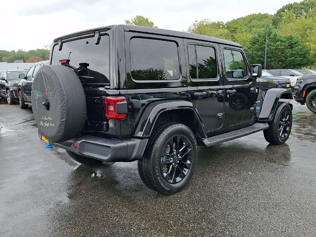 Certified 2024 Jeep Wrangler Unlimited Sahara w/ Technology Group AWD/4WD image 6