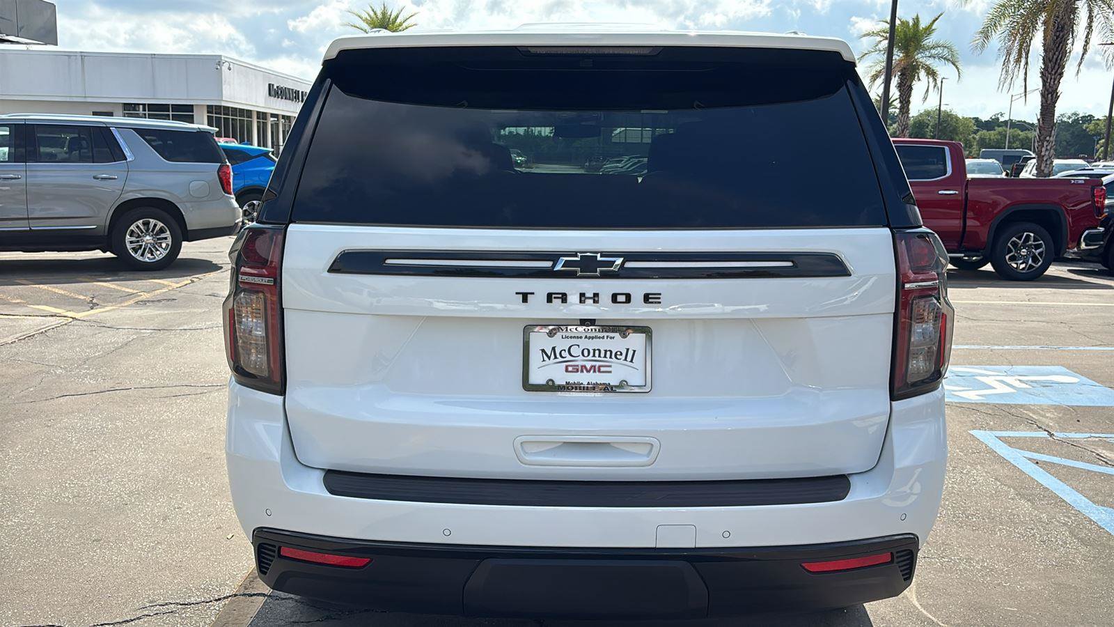 Certified 2023 Chevrolet Tahoe Z71 w/ Luxury Package AWD/4WD image 6