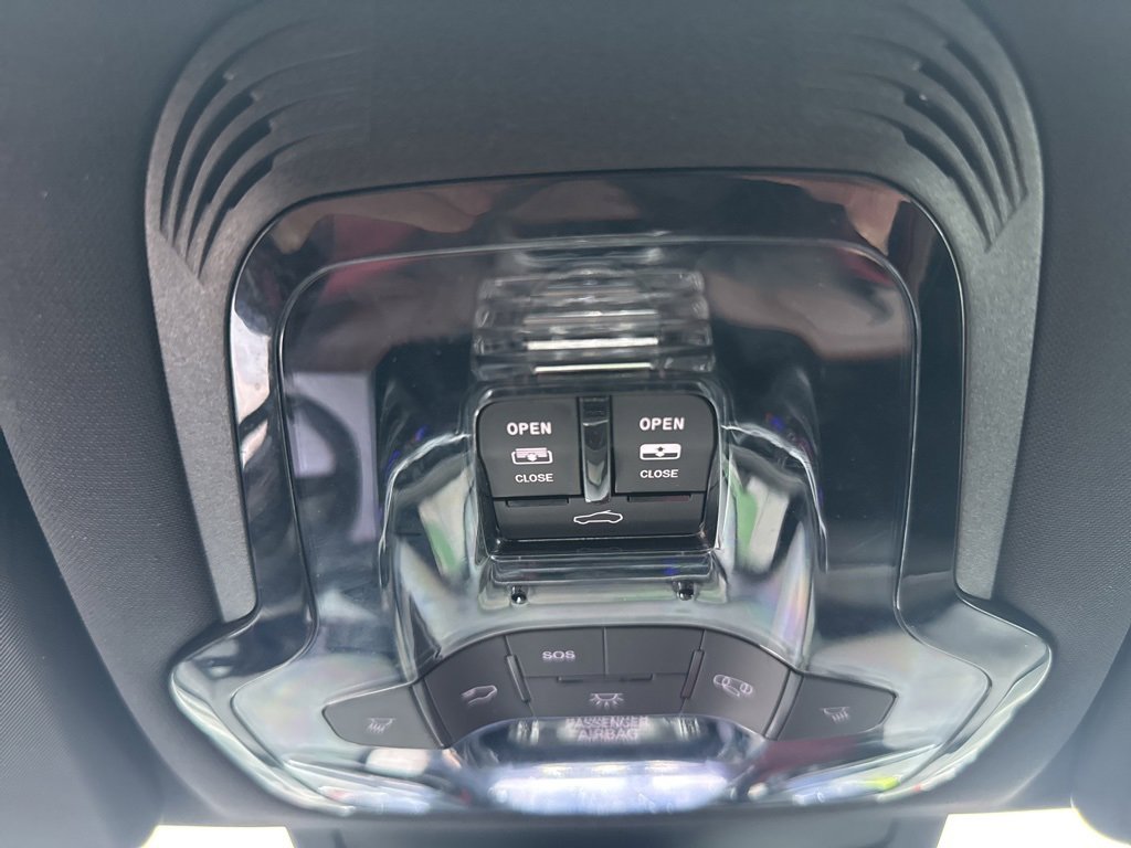 Used 2023 Alfa Romeo Stelvio Ti image 43