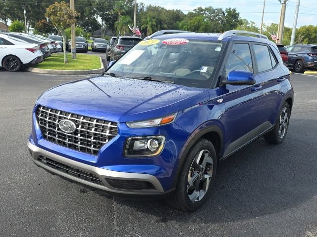 Used 2021 Hyundai Venue SEL FWD image 2