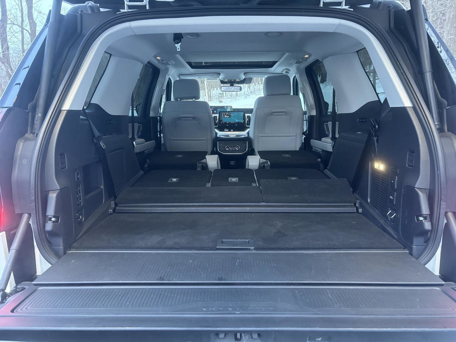 Used 2025 Ford Expedition Platinum image 27