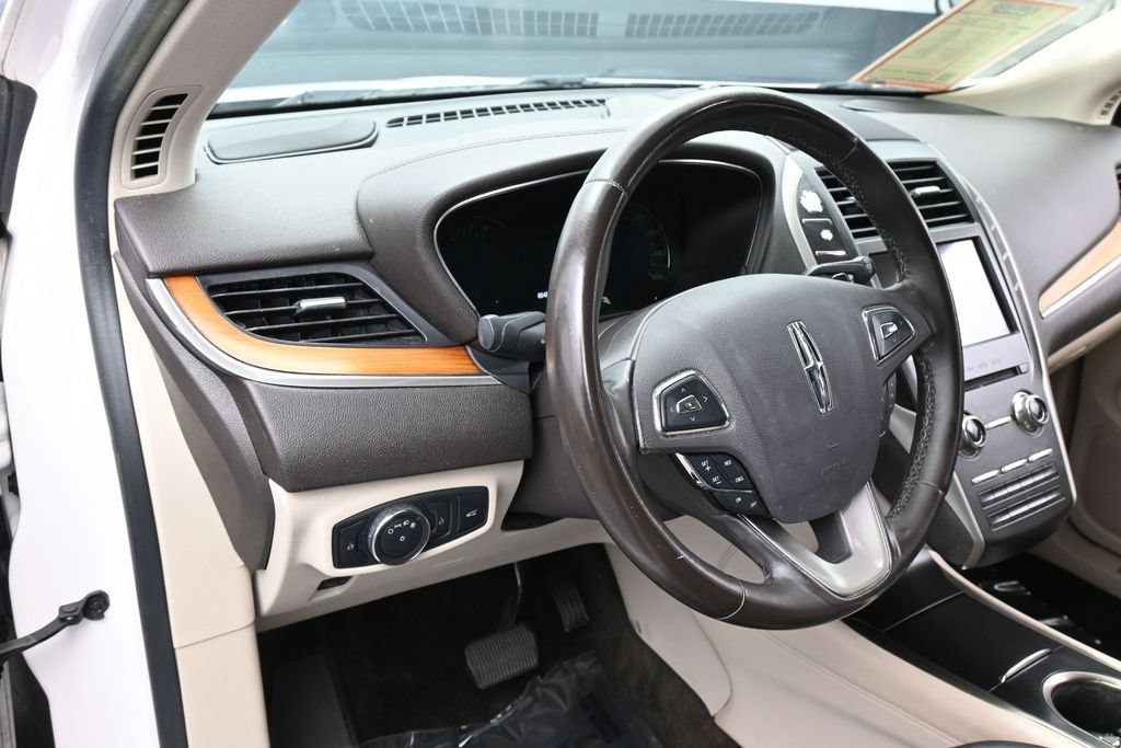 Used 2019 Lincoln MKC Select w/ Select Plus Package FWD image 15