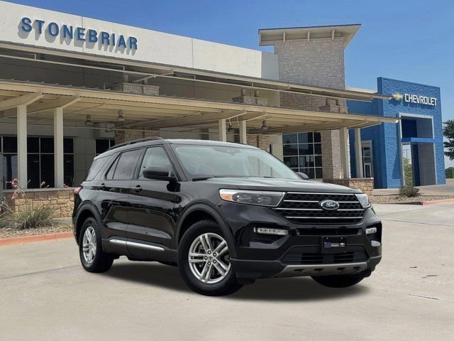 Used 2022 Ford Explorer XLT w/ Equipment Group 202A RWD image 2