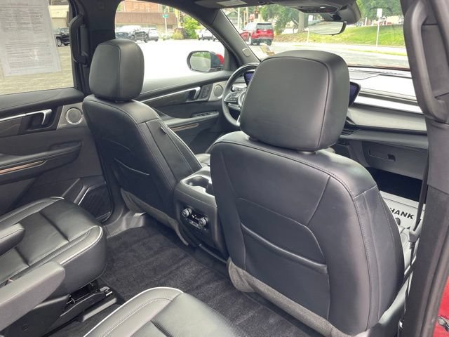 Used 2025 Buick Enclave Avenir w/ Super Cruise Package FWD image 41