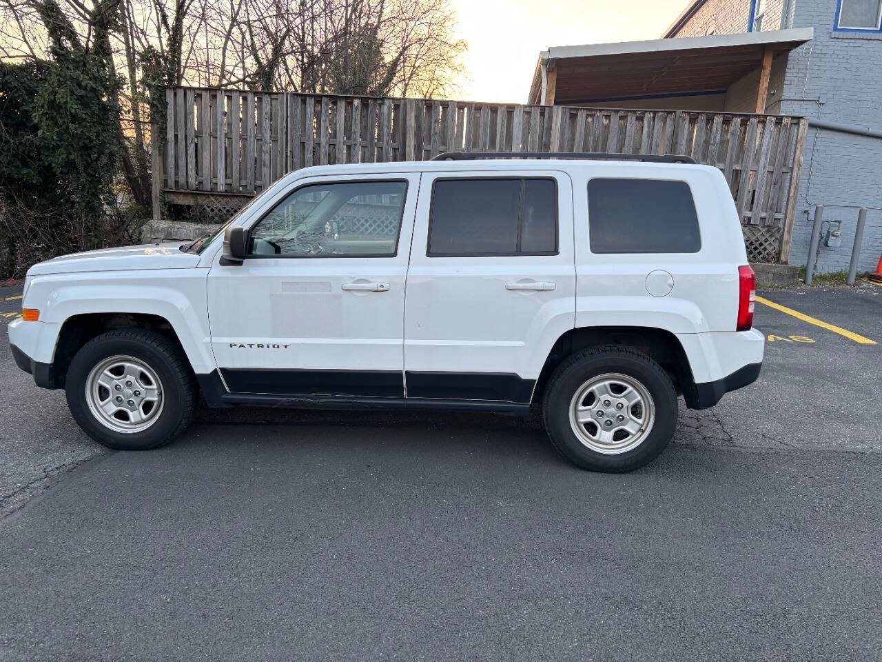 Used 2015 Jeep Patriot Sport w/ Power Value Group AWD/4WD image 9
