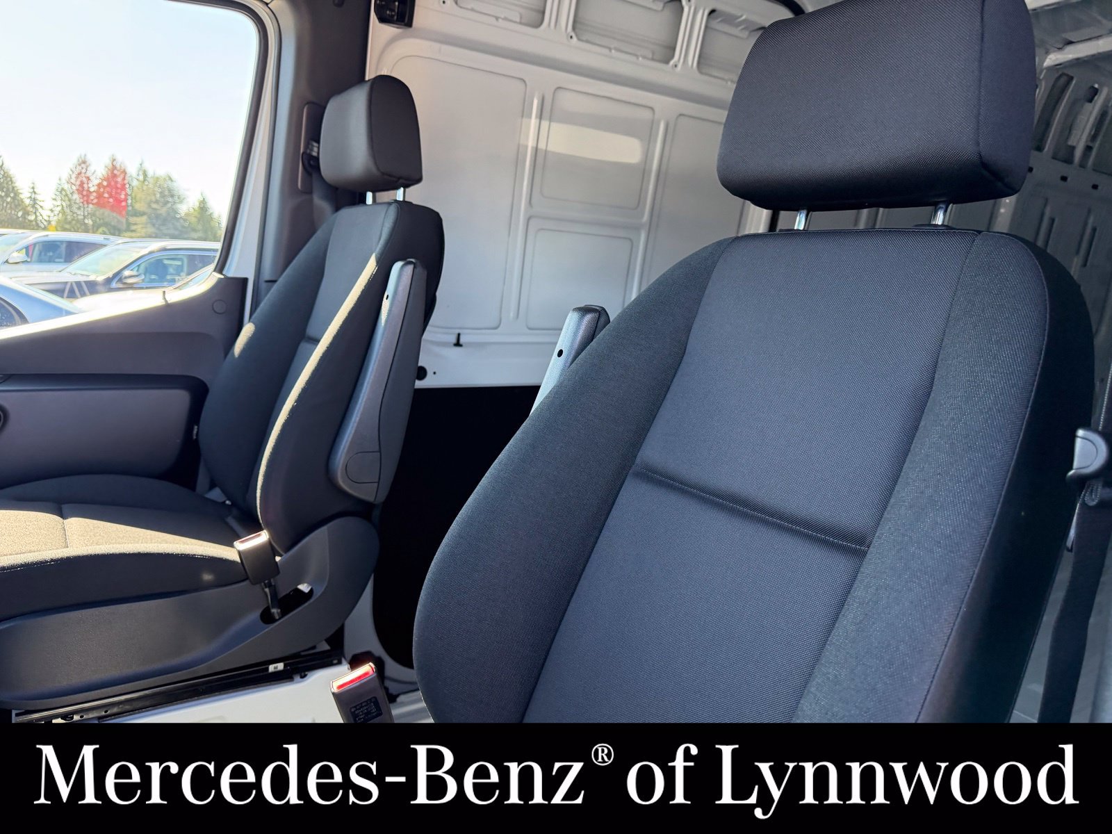 Used 2025 Mercedes-Benz Sprinter 2500 image 17