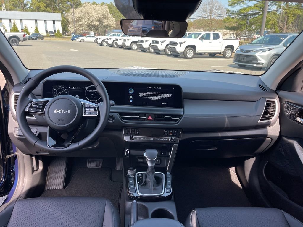 Certified 2025 Kia Seltos EX w/ EX Sunroof Package image 8