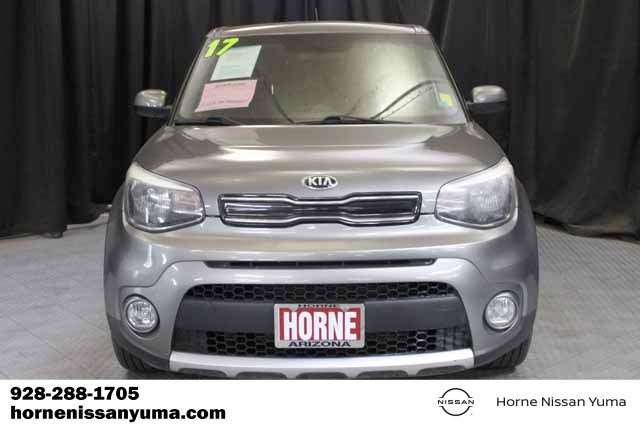 Used 2017 Kia Soul + image 2