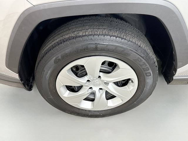 Used 2021 Toyota RAV4 LE image 28