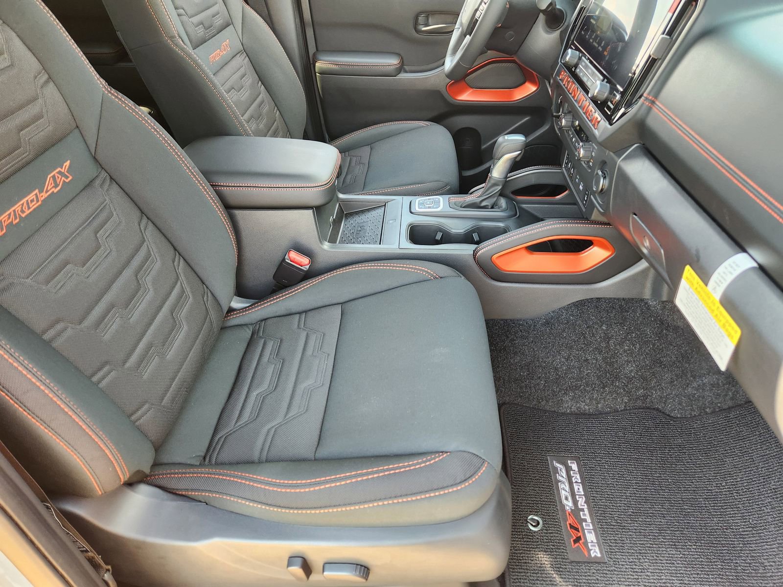 New 2026 Nissan Frontier PRO-4X w/ Pro-4x Convenience Package image 13