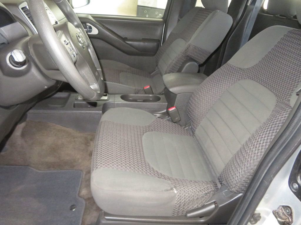 Used 2013 Nissan Frontier SV w/ SV Value Truck Pkg image 21