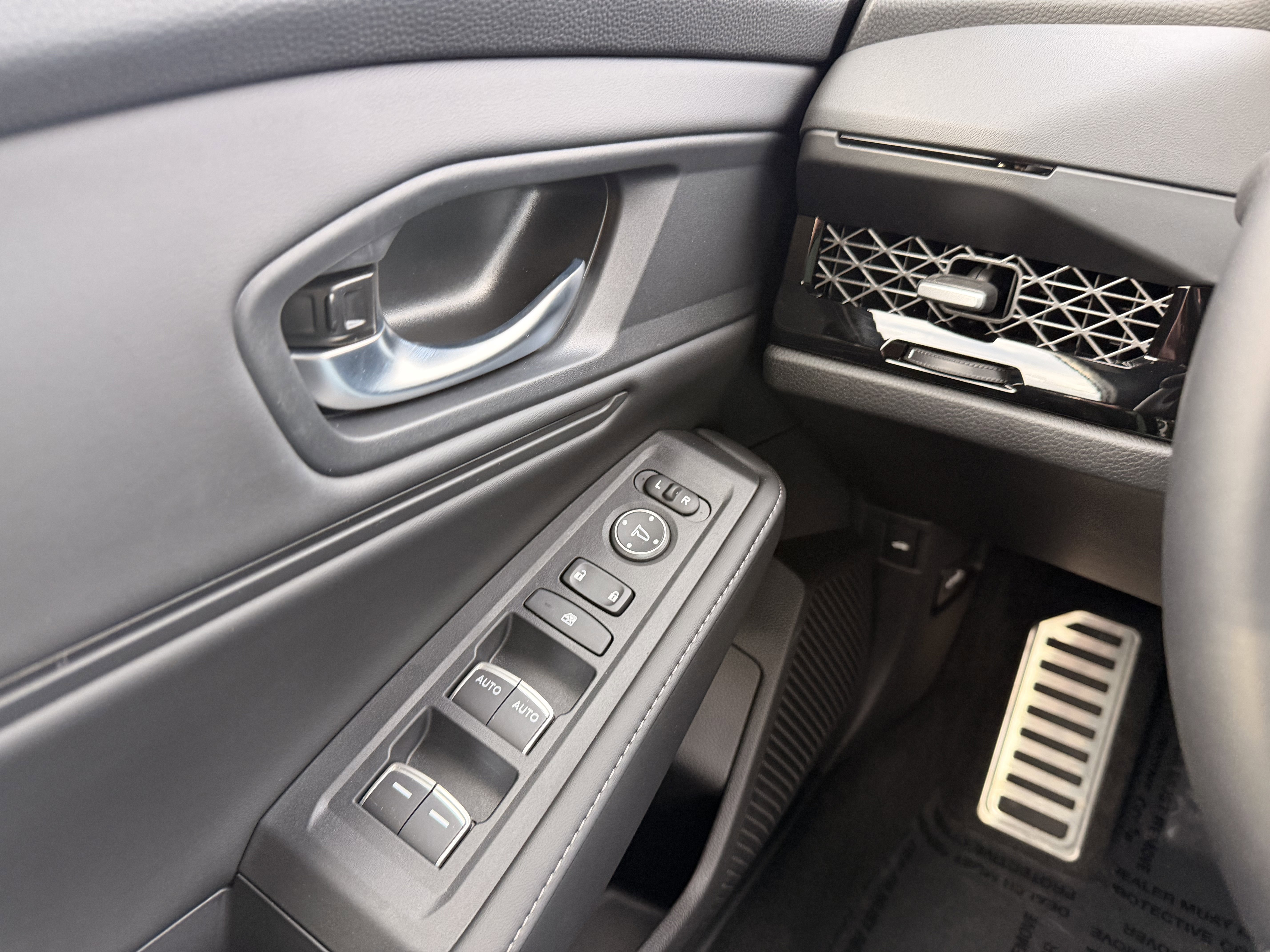 Certified 2025 Honda Accord Sport image 21