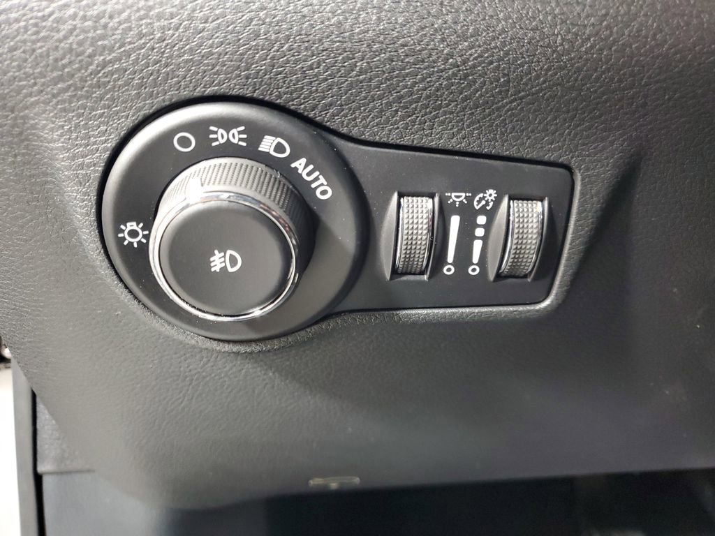 New 2026 Jeep Compass Latitude image 12