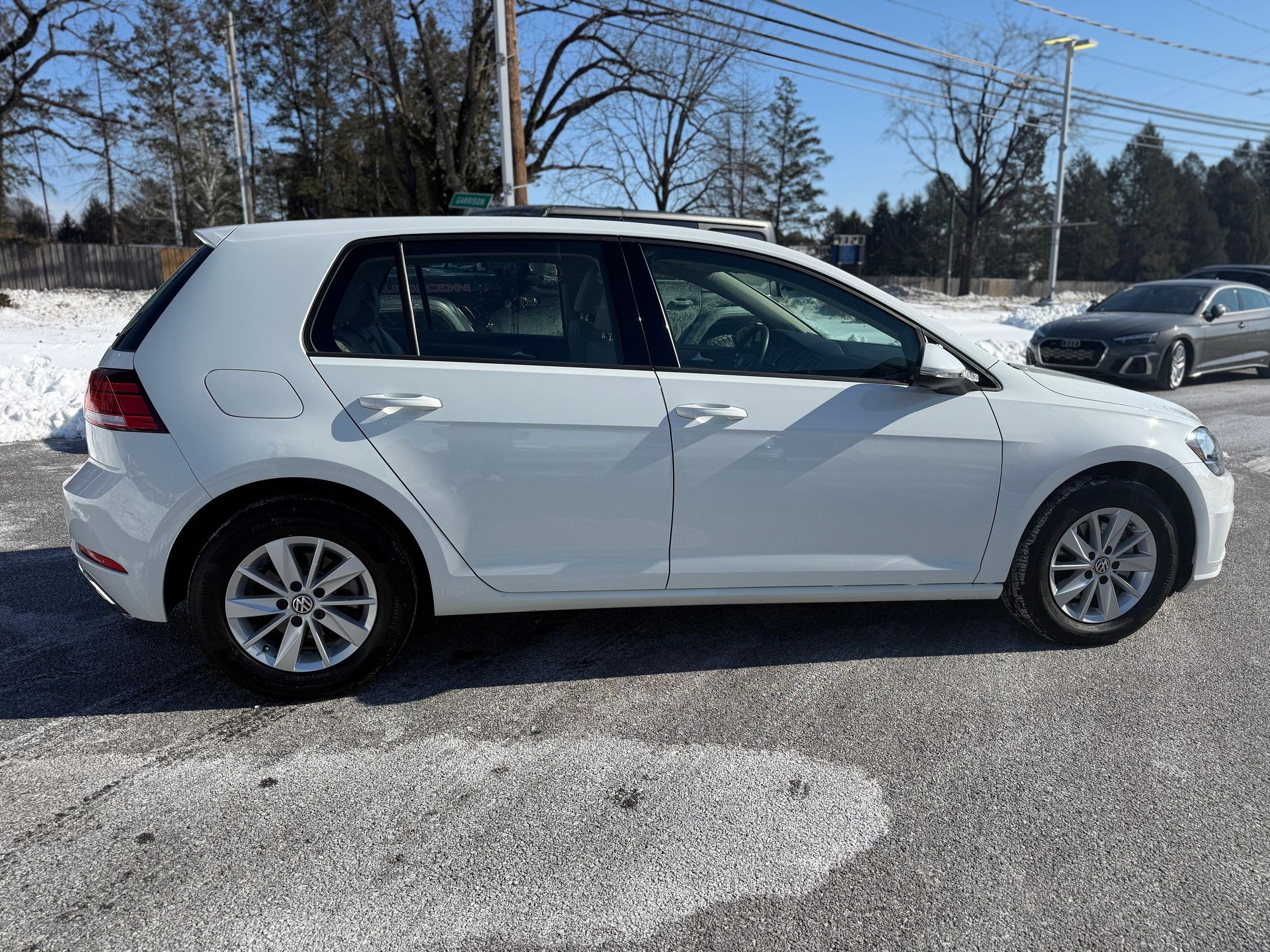 Used 2018 Volkswagen Golf S image 7