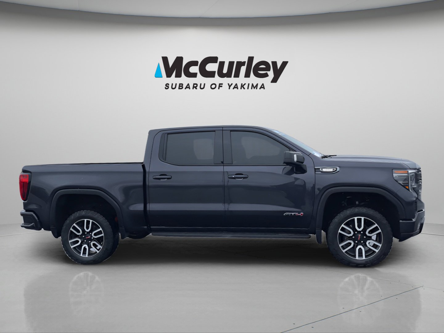 Used 2022 GMC Sierra 1500 AT4 w/ AT4 Premium Package image 6
