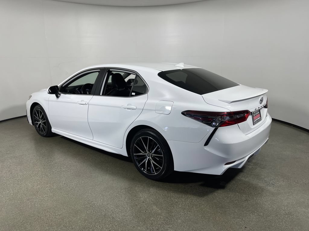 Used 2024 Toyota Camry SE FWD image 5