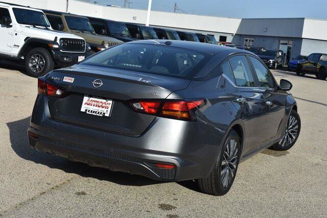Used 2024 Nissan Altima 2.5 SV FWD image 8