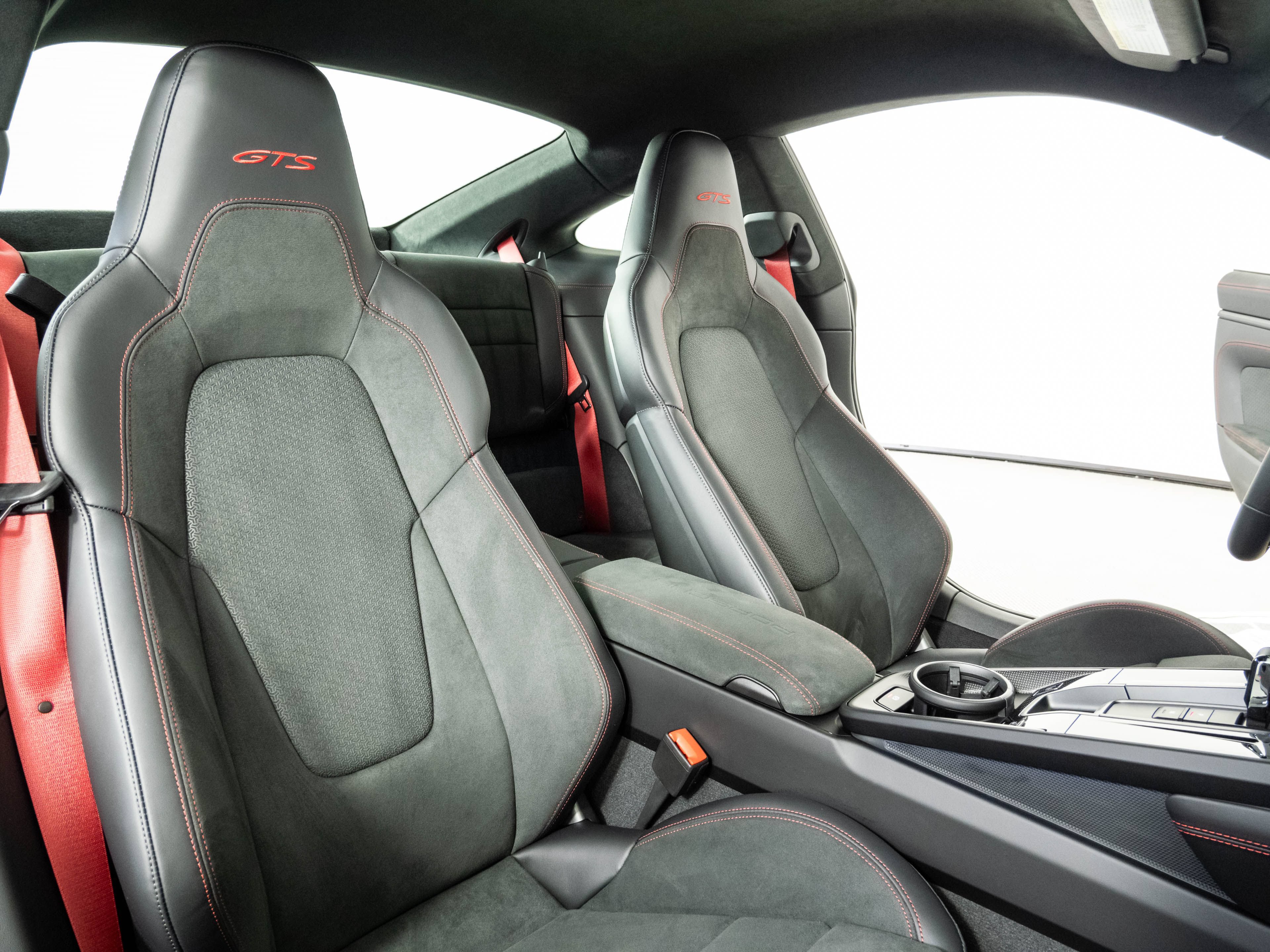 Certified 2025 Porsche 911 Carrera GTS RWD image 19
