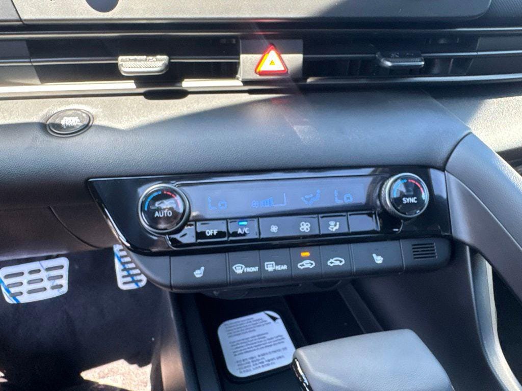 New 2026 Hyundai Elantra SEL Sport FWD image 16