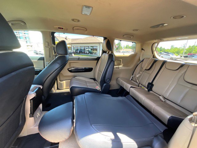 Used 2016 Kia Sedona SX FWD image 35