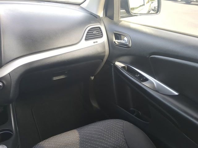 Used 2018 Dodge Journey SE image 16