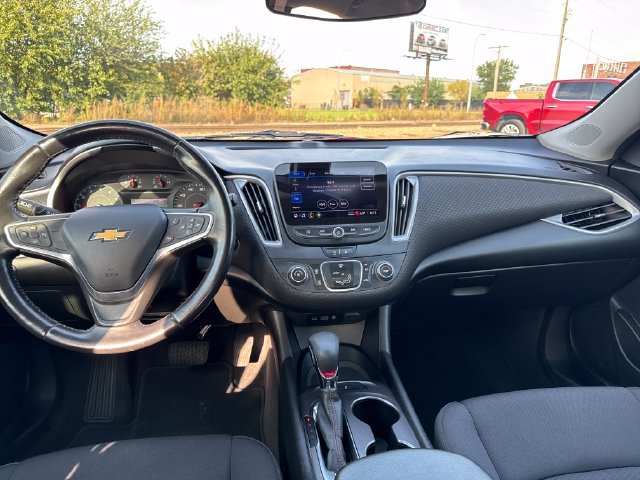 Used 2022 Chevrolet Malibu RS FWD image 12