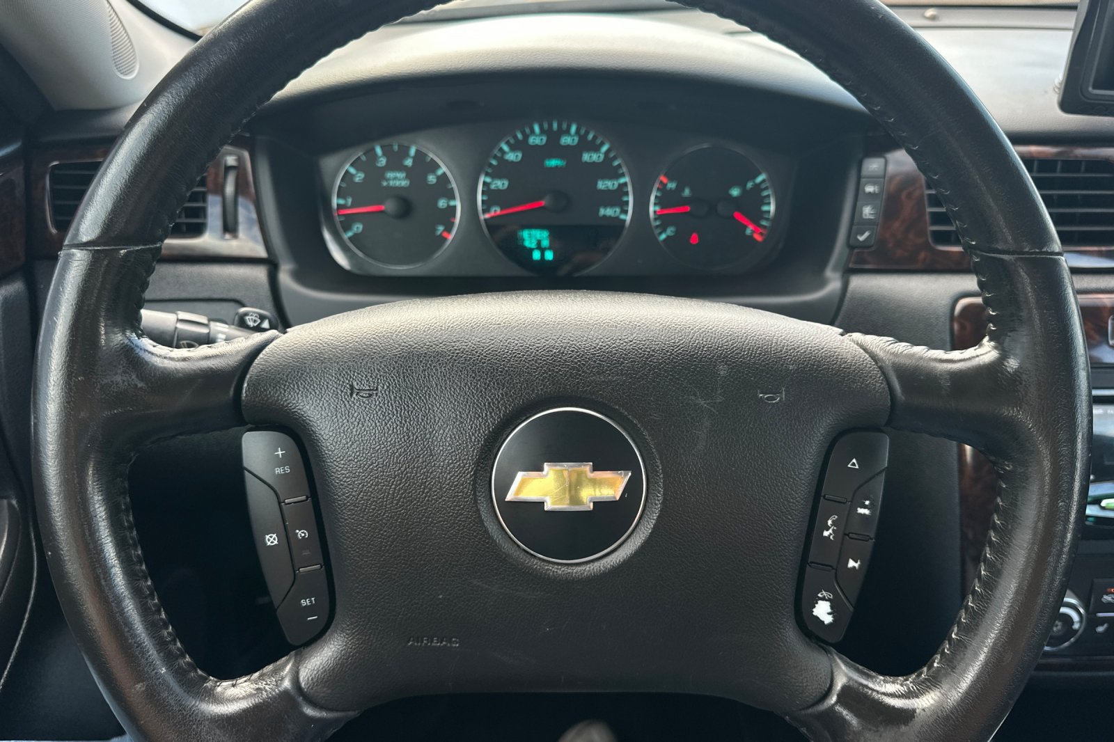 Used 2013 Chevrolet Impala LTZ FWD image 21