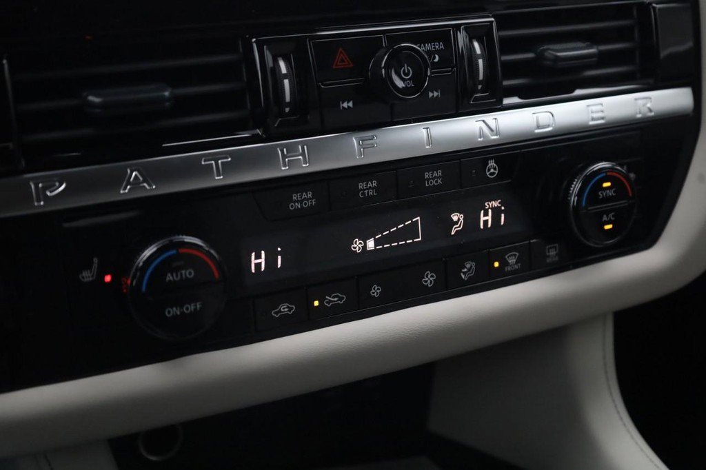 New 2026 Nissan Pathfinder SL image 16