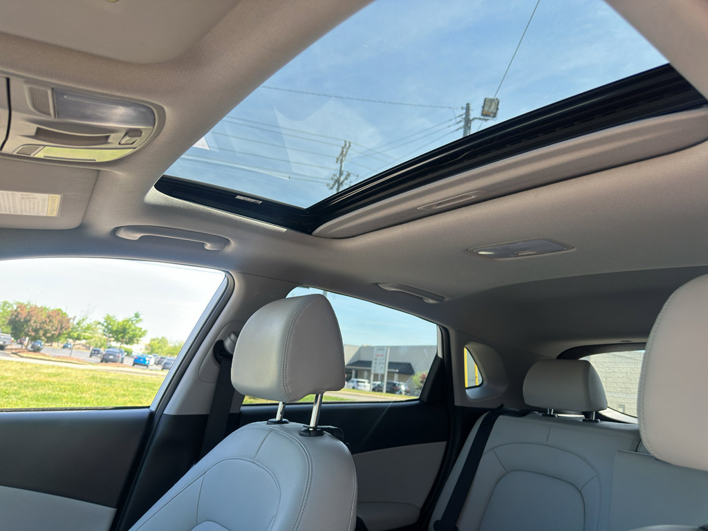 Used 2023 Hyundai Kona Limited AWD/4WD image 18