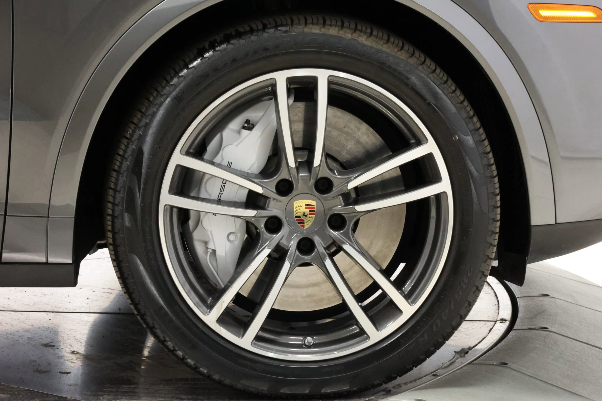 Used 2020 Porsche Cayenne Turbo image 97