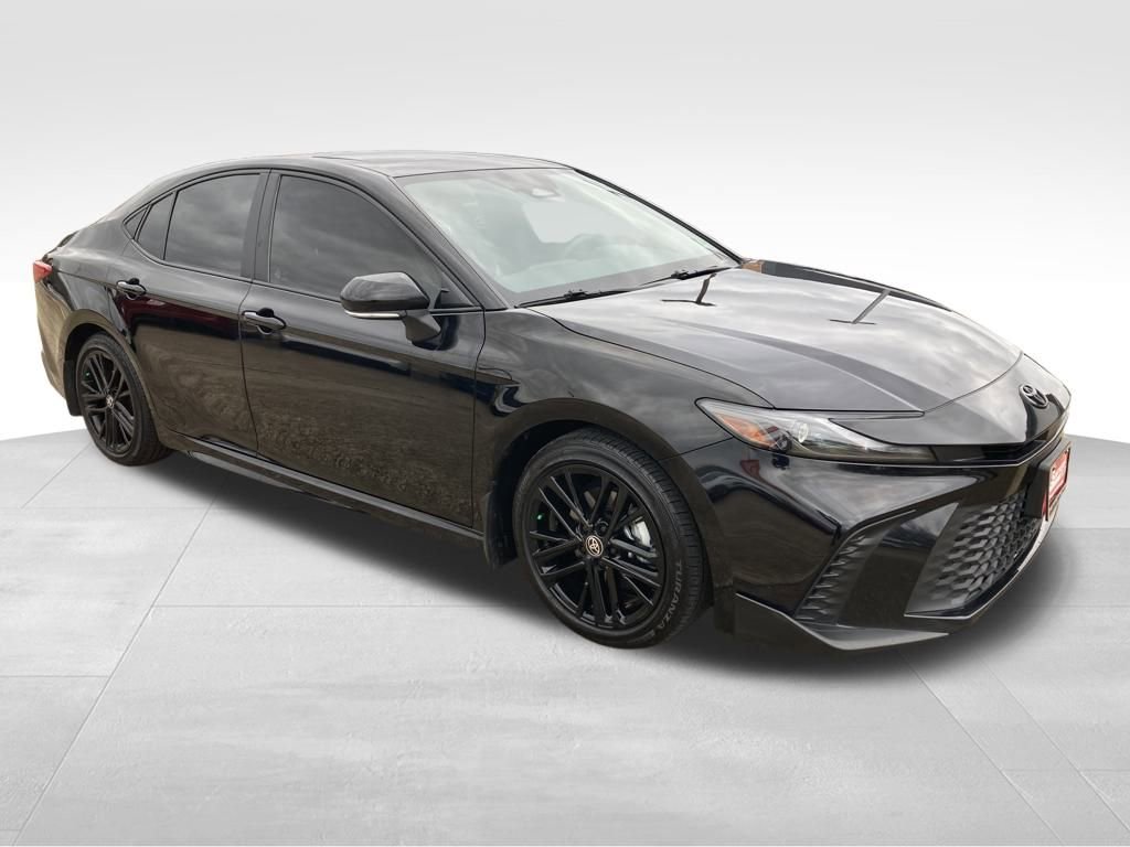 Used 2025 Toyota Camry SE image 7