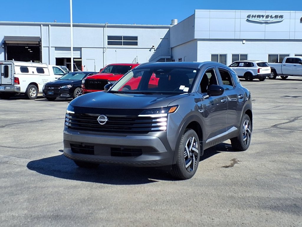 Used 2026 Nissan Kicks SV w/ SV Premium Package FWD image 2