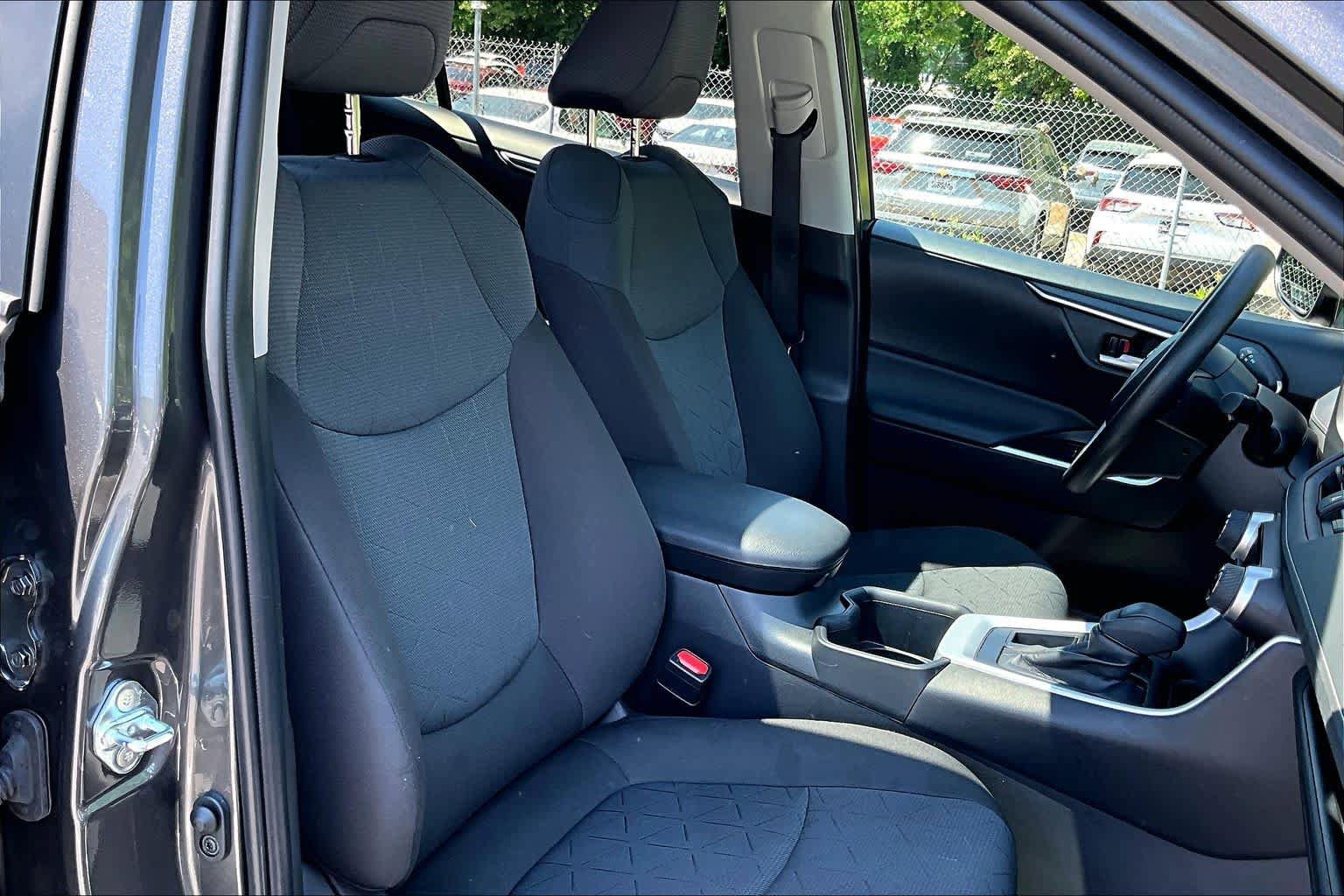 Certified 2025 Toyota RAV4 XLE w/ Convenience Package FWD image 9