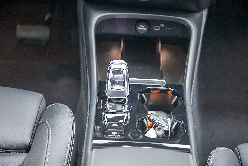 Certified 2023 Volvo XC40 B5 Plus image 28