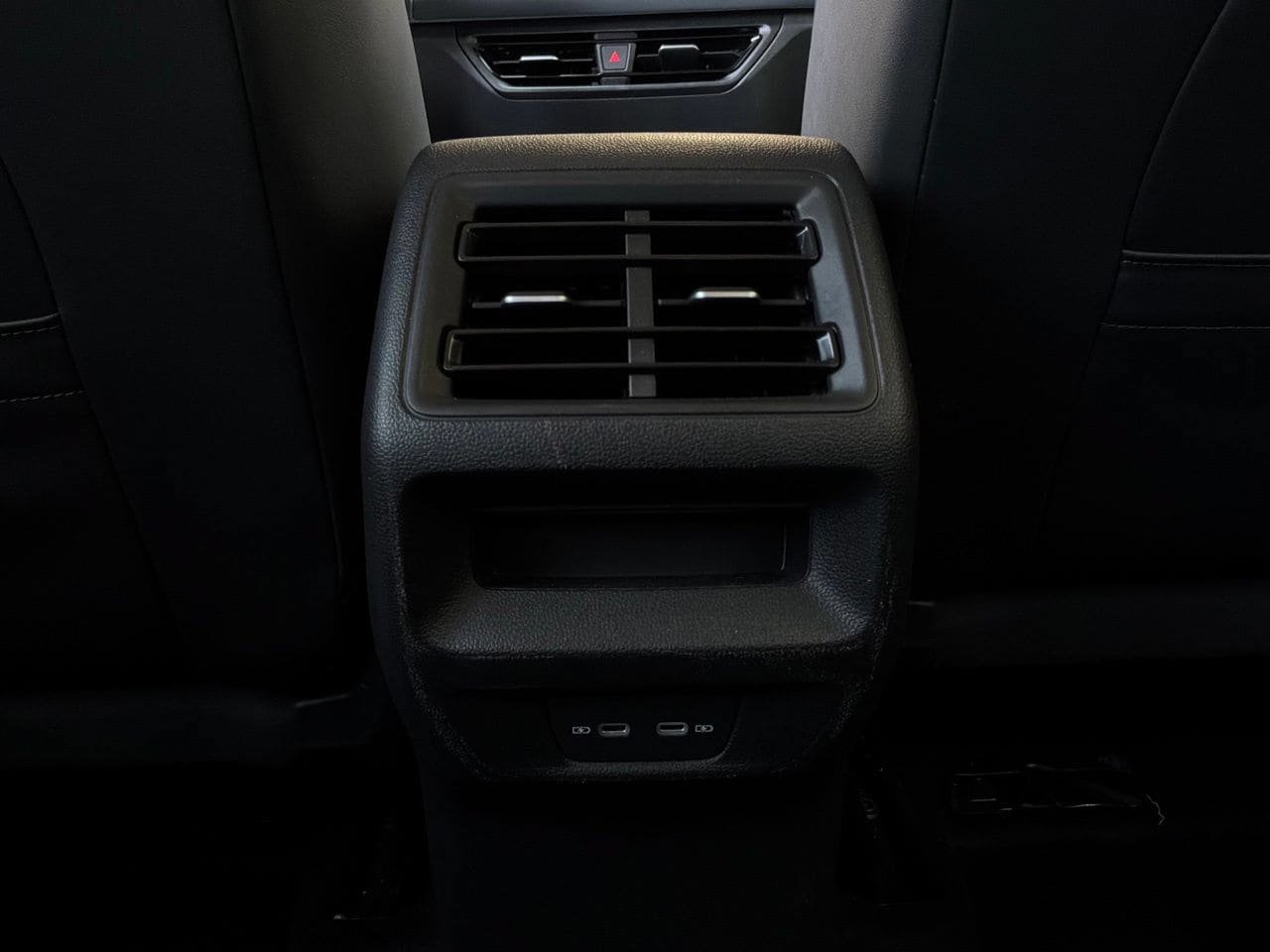 Used 2026 Volkswagen Tiguan SE FWD image 13