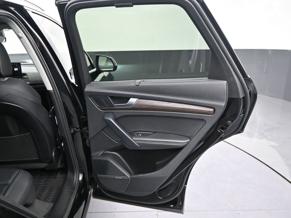 Used 2021 Audi Q5 2.0T Premium Plus w/ Premium Plus Package image 40