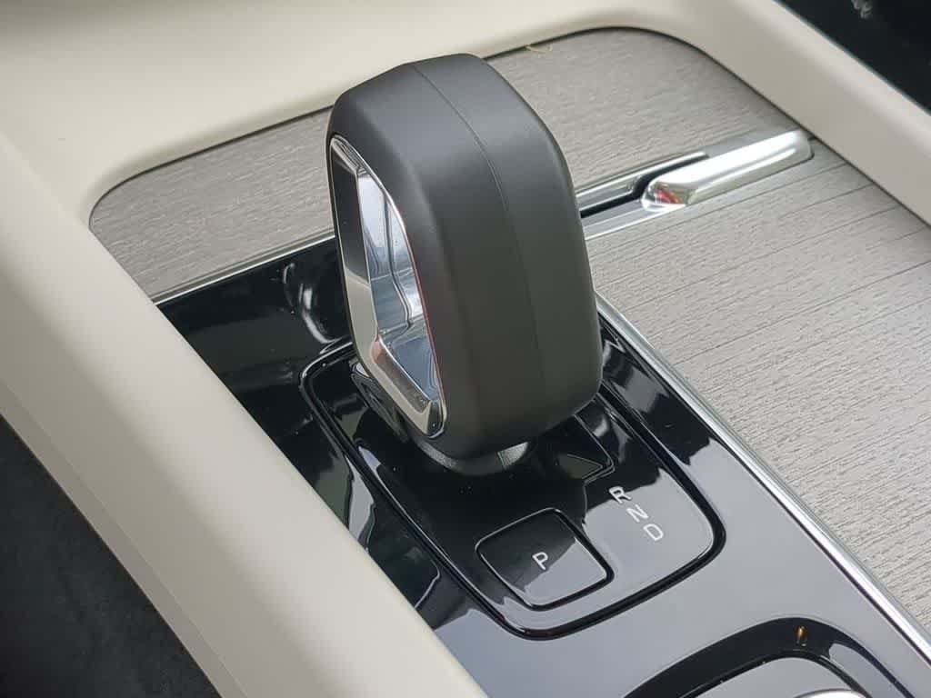 Certified 2023 Volvo XC60 B5 Plus w/ Climate Package AWD/4WD image 30