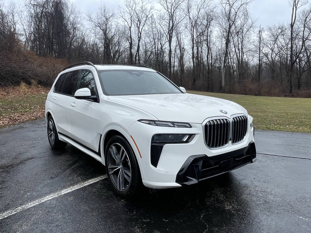 Used 2025 BMW X7 xDrive40i w/ M Sport Package image 1