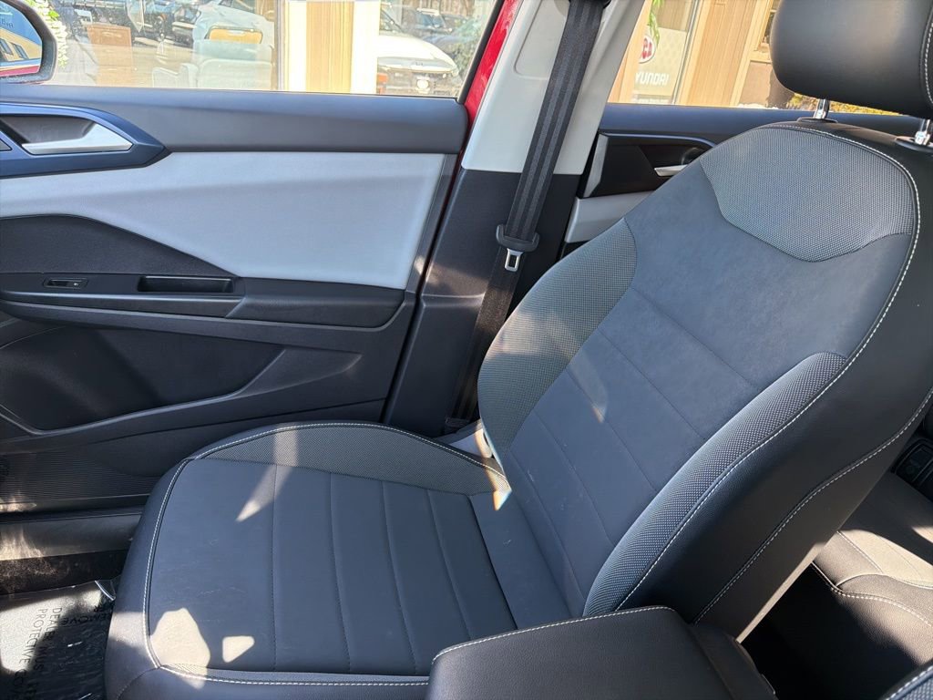 Used 2022 Volkswagen Taos SE image 28