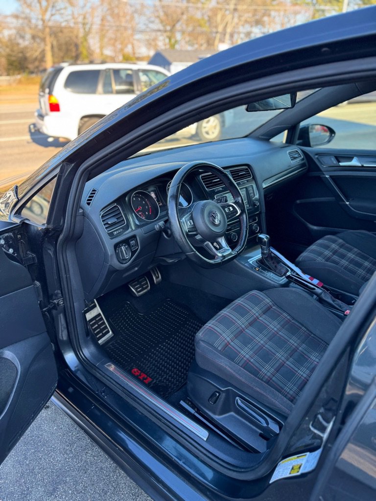 Used 2016 Volkswagen GTI S FWD image 16